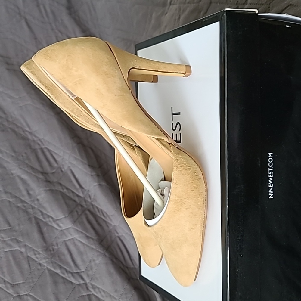 New never worn Nine West 8M Bellini in Sand